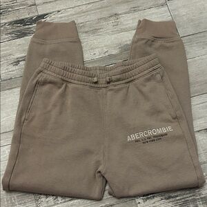 Abercrombie & Fitch Kids Tan Joggers size 11/12